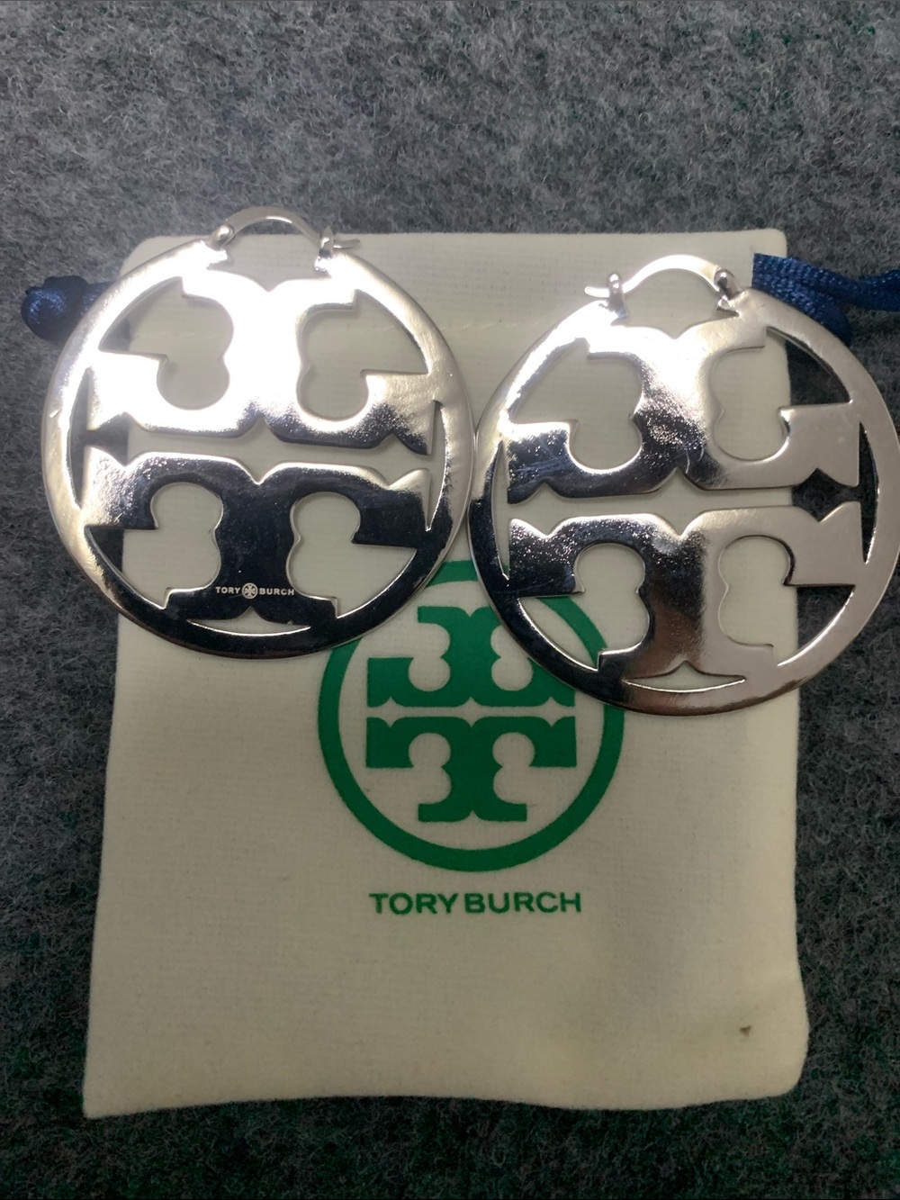Tory Burch Polished Silver-Tone Cutout Logo Drop Earrings